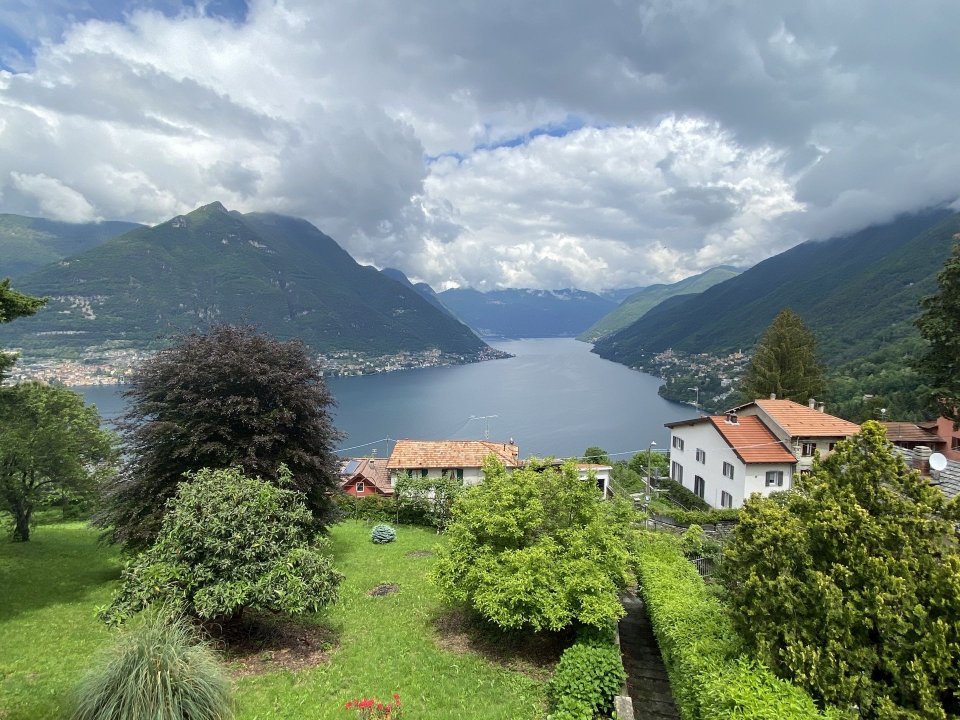 Vendita villa sul lago Faggeto Lario Lombardia foto 25